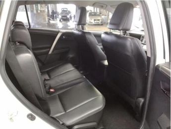 TOYOTA RAV4 2.2 D-CAT Invincible SUV 5dr Diesel Auto 4WD Euro 5 (150 ps)