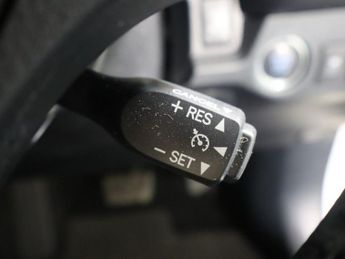 TOYOTA RAV4 2.2 D-CAT Invincible SUV 5dr Diesel Auto 4WD Euro 5 (150 ps)
