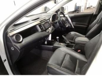 TOYOTA RAV4 2.2 D-CAT Invincible SUV 5dr Diesel Auto 4WD Euro 5 (150 ps)