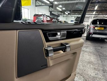 LAND ROVER DISCOVERY 4 3.0 SD V6 HSE SUV 5dr Diesel Auto 4WD Euro 5 (s/s) (255 bhp)