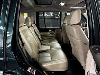 LAND ROVER DISCOVERY 4 3.0 SD V6 HSE SUV 5dr Diesel Auto 4WD Euro 5 (s/s) (255 bhp)