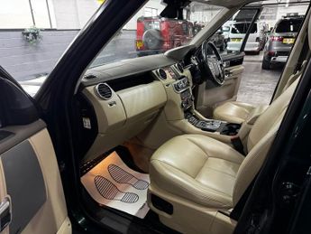 LAND ROVER DISCOVERY 4 3.0 SD V6 HSE SUV 5dr Diesel Auto 4WD Euro 5 (s/s) (255 bhp)