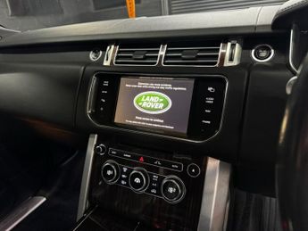 LAND ROVER RANGE ROVER 3.0 TD V6 Vogue SE SUV 5dr Diesel Auto 4WD Euro 5 (s/s) (258 ps)
