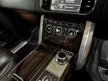 LAND ROVER RANGE ROVER 3.0 TD V6 Vogue SE SUV 5dr Diesel Auto 4WD Euro 5 (s/s) (258 ps)