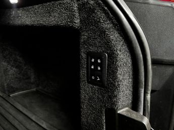 LAND ROVER RANGE ROVER 3.0 TD V6 Vogue SE SUV 5dr Diesel Auto 4WD Euro 5 (s/s) (258 ps)