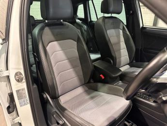 VOLKSWAGEN TIGUAN 2.0 TDI R-Line SUV 5dr Diesel DSG 4Motion Euro 6 (s/s) (150 ps)