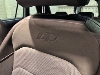 VOLKSWAGEN TIGUAN 2.0 TDI R-Line SUV 5dr Diesel DSG 4Motion Euro 6 (s/s) (150 ps)