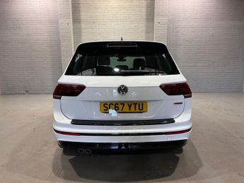VOLKSWAGEN TIGUAN 2.0 TDI R-Line SUV 5dr Diesel DSG 4Motion Euro 6 (s/s) (150 ps)