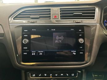 VOLKSWAGEN TIGUAN 2.0 BiTDI R-Line Tech SUV 5dr Diesel DSG 4Motion Euro 6 (s/s) (2