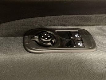 FIAT 500E 42kWh Icon Hatchback 3dr Electric Auto (118 ps)