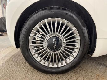 FIAT 500E 42kWh Icon Hatchback 3dr Electric Auto (118 ps)