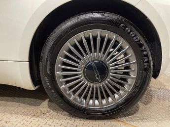 FIAT 500E 42kWh Icon Hatchback 3dr Electric Auto (118 ps)