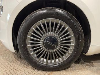 FIAT 500E 42kWh Icon Hatchback 3dr Electric Auto (118 ps)