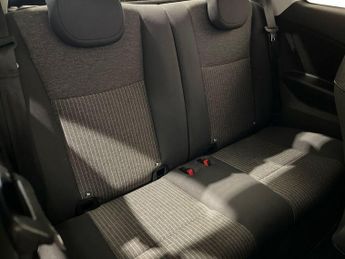 FIAT 500E 42kWh Icon Hatchback 3dr Electric Auto (118 ps)