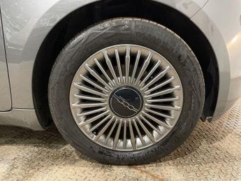 FIAT 500E 42kWh Icon Hatchback 3dr Electric Auto (118 ps)