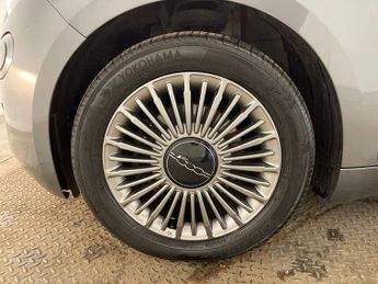 FIAT 500E 42kWh Icon Hatchback 3dr Electric Auto (118 ps)