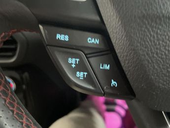 FORD ECOSPORT 1.0T EcoBoost ST-Line SUV 5dr Petrol Manual Euro 6 (s/s) (125 ps