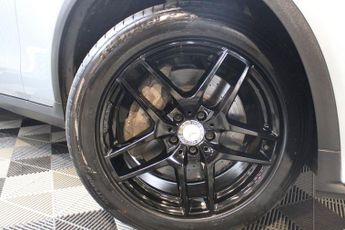 MERCEDES-BENZ GLC 2.1 GLC250d AMG Line (Premium Plus) SUV 5dr Diesel G-Tronic 4MAT