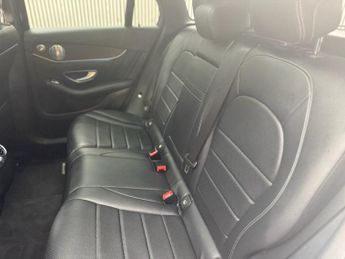 MERCEDES-BENZ GLC 2.1 GLC250d AMG Line (Premium Plus) SUV 5dr Diesel G-Tronic 4MAT