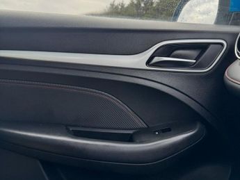 MG MG ZS 72.6kWh Trophy Long Range SUV 5dr Electric Auto (156 ps)