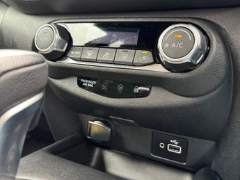 NISSAN JUKE 1.6 N-Connecta SUV 5dr Petrol Hybrid Auto Euro 6 (143 ps)