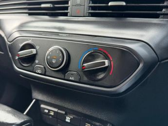 HYUNDAI BAYON 1.0 T-GDi MHEV SE Connect SUV 5dr Petrol Hybrid DCT Euro 6 (s/s)