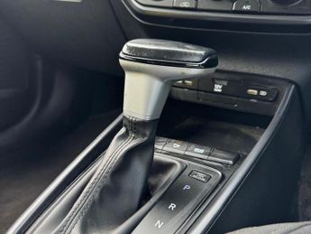 HYUNDAI BAYON 1.0 T-GDi MHEV SE Connect SUV 5dr Petrol Hybrid DCT Euro 6 (s/s)