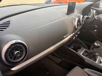 AUDI A3 1.0 TFSI 30 Black Edition Sportback 5dr Petrol Manual Euro 6 (s/