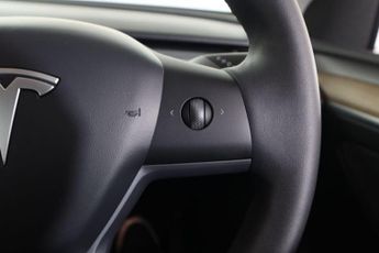 TESLA MODEL Y Auto RWD 5dr
