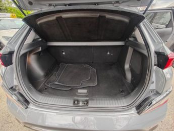HYUNDAI KONA 64kWh Premium SUV 5dr Electric Auto (10.5kW Charger) (204 ps)