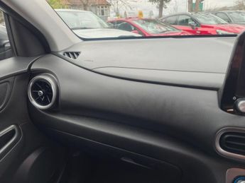 HYUNDAI KONA 64kWh Premium SUV 5dr Electric Auto (10.5kW Charger) (204 ps)