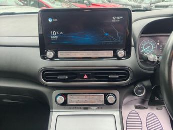 HYUNDAI KONA 64kWh Premium SUV 5dr Electric Auto (10.5kW Charger) (204 ps)