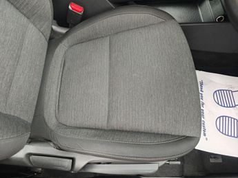 HYUNDAI KONA 64kWh Premium SUV 5dr Electric Auto (10.5kW Charger) (204 ps)