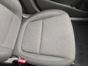 HYUNDAI KONA 64kWh Premium SUV 5dr Electric Auto (10.5kW Charger) (204 ps)