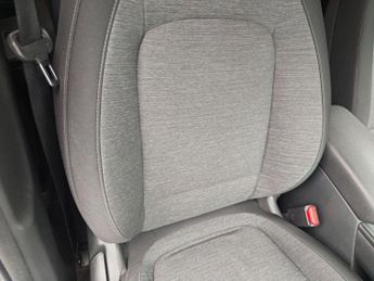 HYUNDAI KONA 64kWh Premium SUV 5dr Electric Auto (10.5kW Charger) (204 ps)