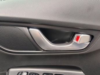 HYUNDAI KONA 64kWh Premium SUV 5dr Electric Auto (10.5kW Charger) (204 ps)