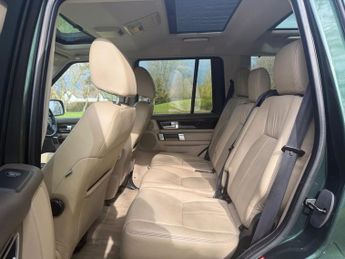 LAND ROVER DISCOVERY 4 3.0 SD V6 HSE SUV 5dr Diesel Auto 4WD Euro 5 (255 bhp)