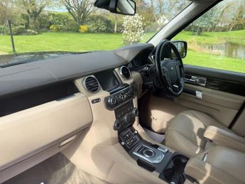LAND ROVER DISCOVERY 4 3.0 SD V6 HSE SUV 5dr Diesel Auto 4WD Euro 5 (255 bhp)