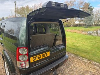 LAND ROVER DISCOVERY 4 3.0 SD V6 HSE SUV 5dr Diesel Auto 4WD Euro 5 (255 bhp)