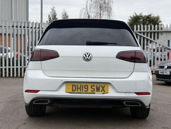 VOLKSWAGEN GOLF 2.0 TDI R-Line Hatchback 5dr Diesel DSG Euro 6 (s/s) (150 ps)