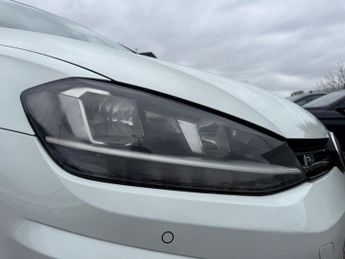 VOLKSWAGEN GOLF 2.0 TDI R-Line Hatchback 5dr Diesel DSG Euro 6 (s/s) (150 ps)