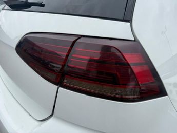 VOLKSWAGEN GOLF 2.0 TDI R-Line Hatchback 5dr Diesel DSG Euro 6 (s/s) (150 ps)