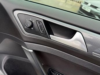 VOLKSWAGEN GOLF 2.0 TDI R-Line Hatchback 5dr Diesel DSG Euro 6 (s/s) (150 ps)