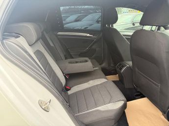 VOLKSWAGEN GOLF 2.0 TDI R-Line Hatchback 5dr Diesel DSG Euro 6 (s/s) (150 ps)
