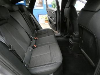 AUDI Q4 E-TRON 40 S line Sportback 5dr Electric Auto 82kWh (204 ps)