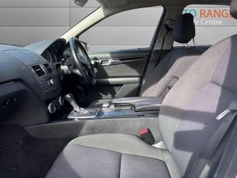 MERCEDES-BENZ C-CLASS 1.8 C180 BlueEfficiency SE Saloon 4dr Petrol Auto Euro 5 (156 ps