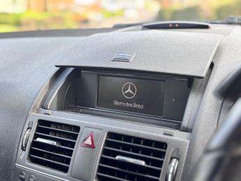 MERCEDES-BENZ C-CLASS 1.8 C180 BlueEfficiency SE Saloon 4dr Petrol Auto Euro 5 (156 ps