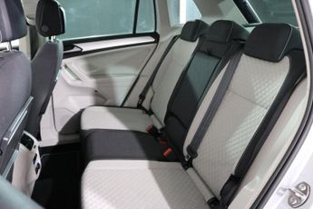 VOLKSWAGEN TIGUAN 2.0 TDI Match SUV 5dr Diesel DSG 4Motion Euro 6 (s/s) (150 ps)