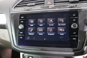 VOLKSWAGEN TIGUAN 2.0 TDI Match SUV 5dr Diesel DSG 4Motion Euro 6 (s/s) (150 ps)