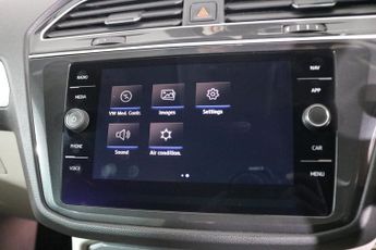 VOLKSWAGEN TIGUAN 2.0 TDI Match SUV 5dr Diesel DSG 4Motion Euro 6 (s/s) (150 ps)